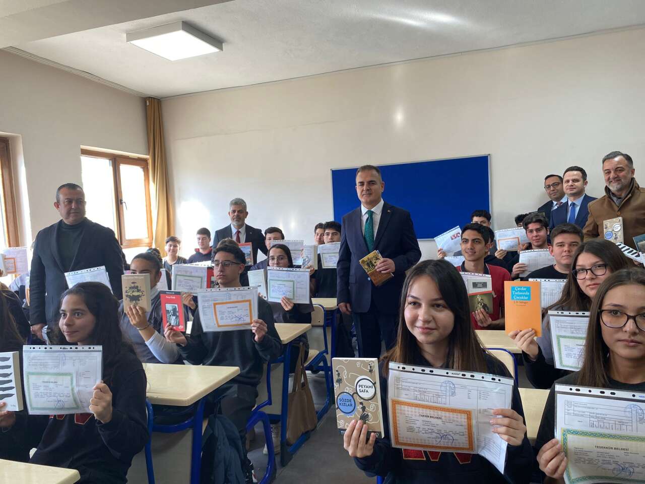 Muğla’da 161 Bin Öğrenci Karnelerini Aldı, Yarıyıl Tatili Başladı 7